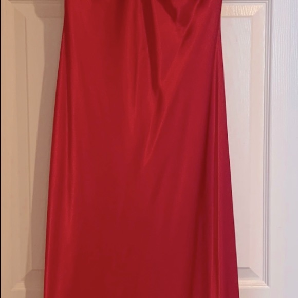 Red Formal Dress ♥️ - Picture 4 of 5